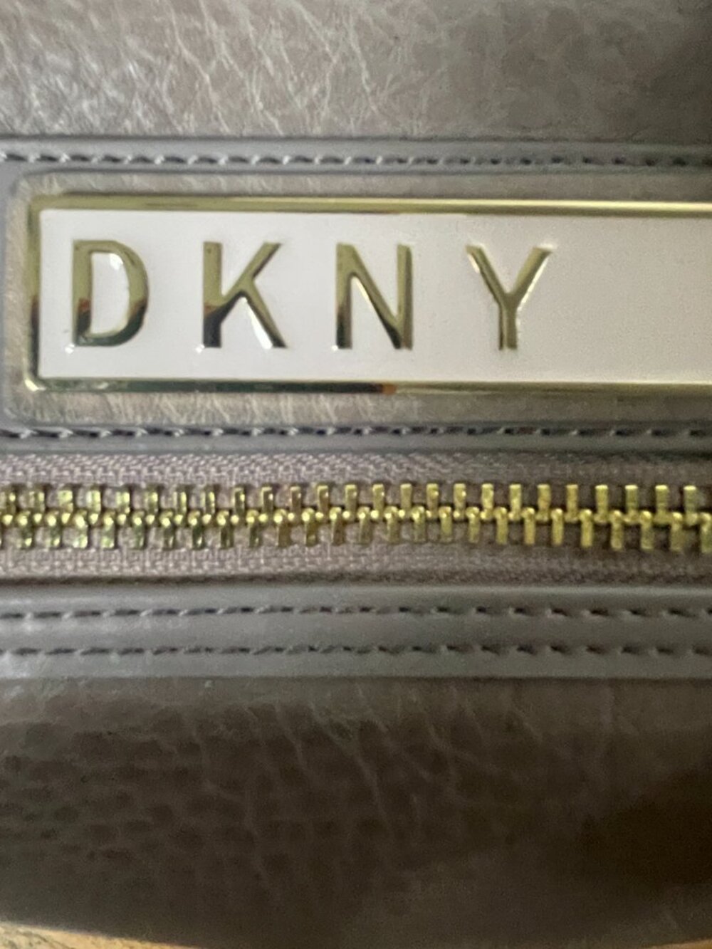 DKNY Rapture Weekender Boarding Bag in Taupe EUC Faux Leather - Picture 2 of 16